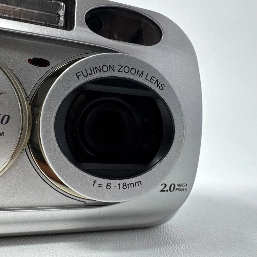 Fujifilm FinePix 2650 Digital Camera 2.0MP 3x Optical Zoom Silver Fujinon Lens